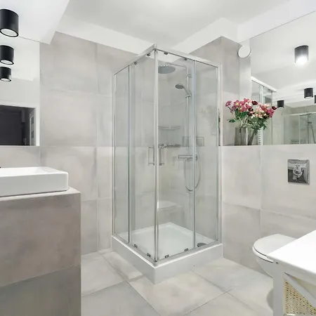 Appartement Red And Grey For 8 People In With Parking By Renters *