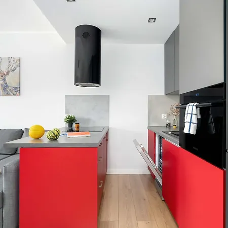 Red And Grey For 8 People In With Parking By Renters Apartmán *