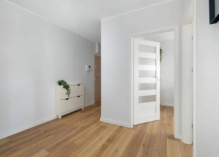 Apartmán Red And Grey For 8 People In With Parking By Renters *