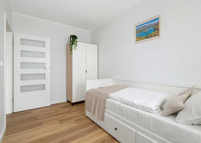 Red And Grey For 8 People In With Parking By Renters